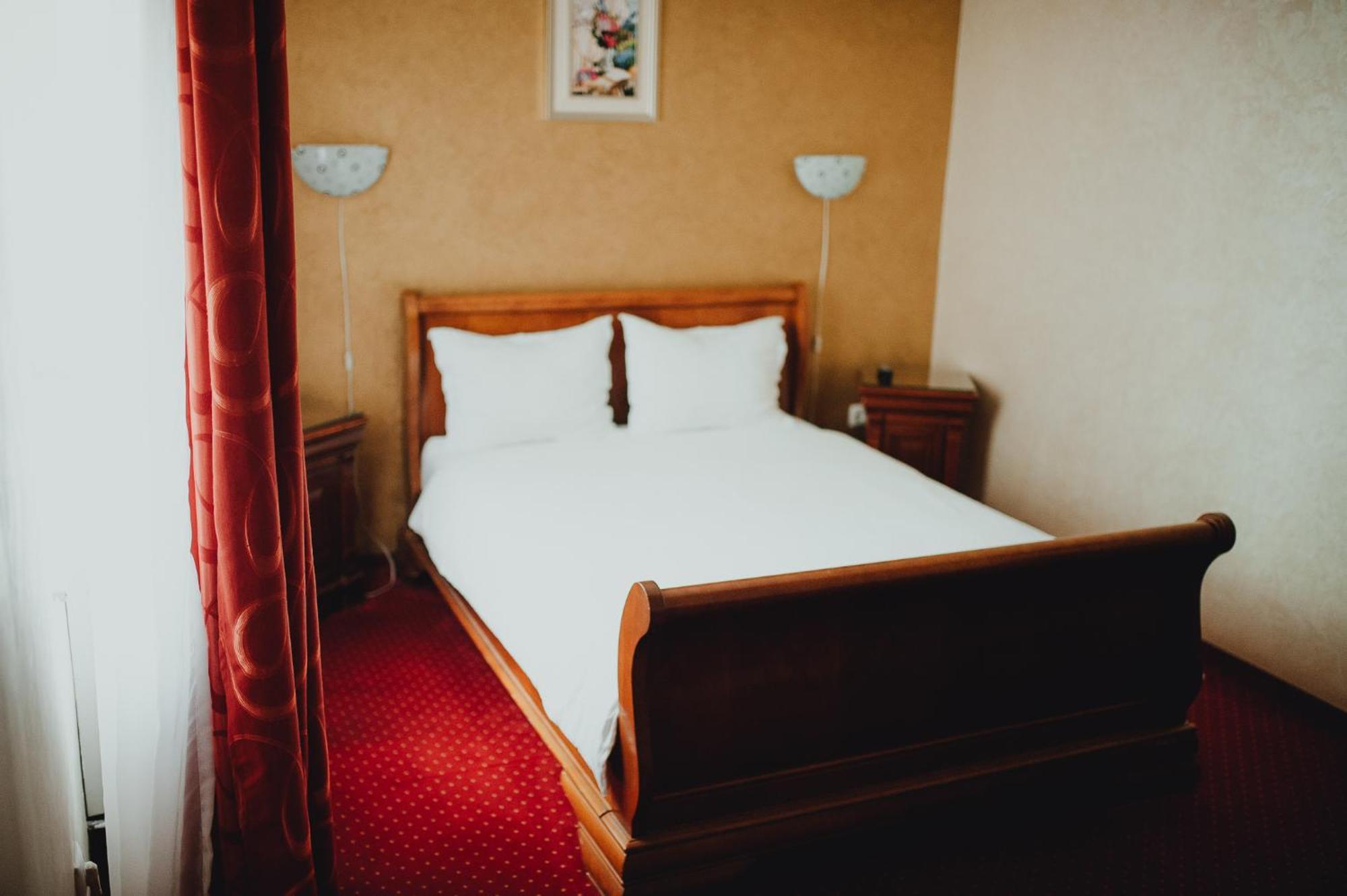 Hotel Bavaria Craiova Ngoại thất bức ảnh