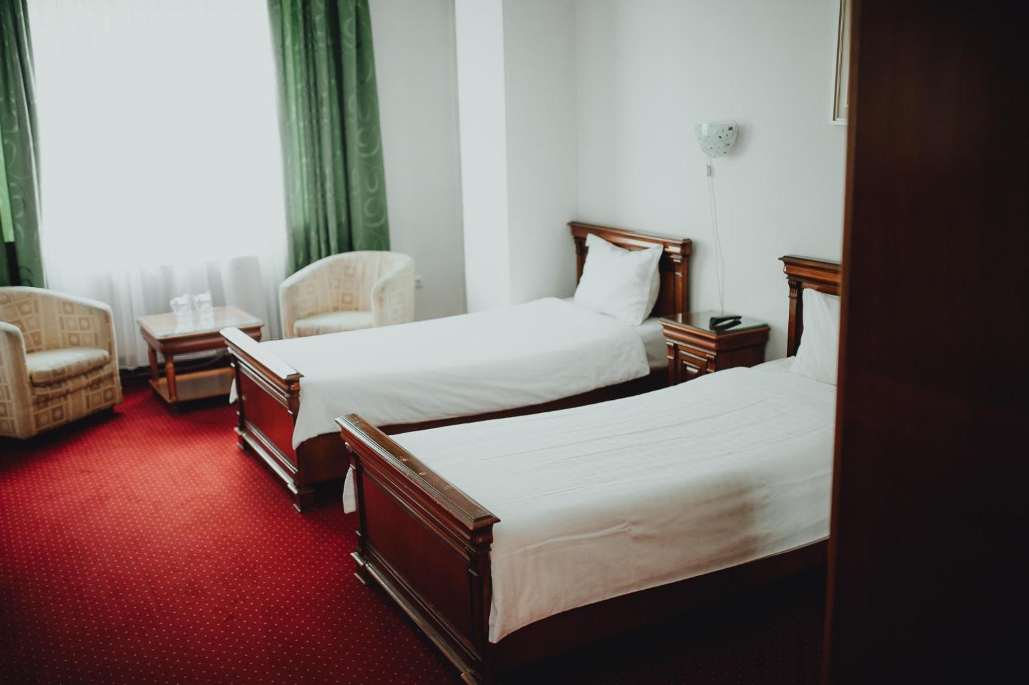 Hotel Bavaria Craiova Ngoại thất bức ảnh