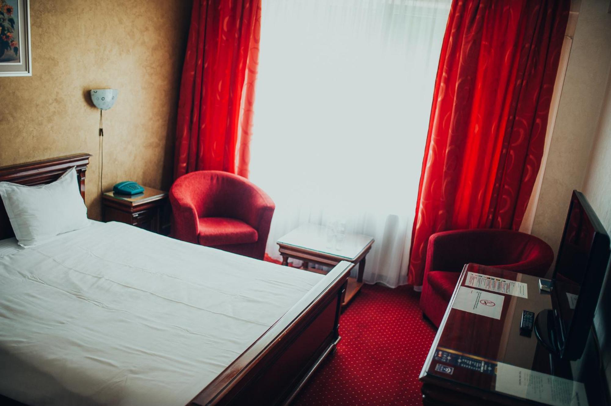 Hotel Bavaria Craiova Ngoại thất bức ảnh