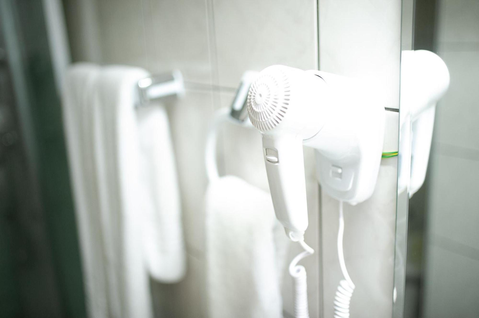 Hotel Bavaria Craiova Ngoại thất bức ảnh