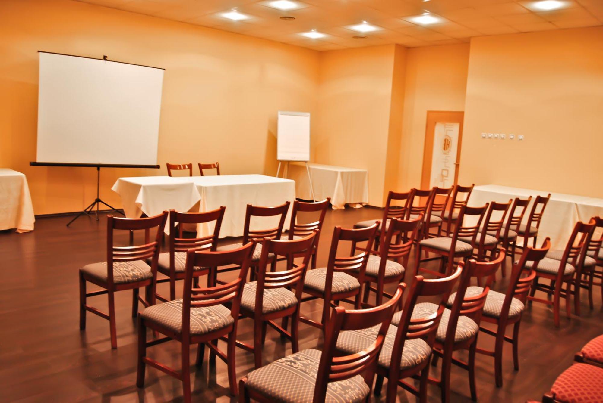 Hotel Bavaria Craiova Ngoại thất bức ảnh