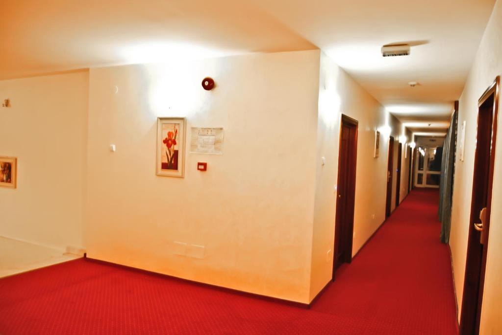 Hotel Bavaria Craiova Ngoại thất bức ảnh